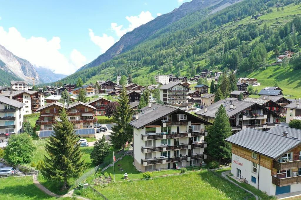 Relaxing Loft Haven Near Zermatt - Parking Free Lägenhet Täsch Exteriör bild